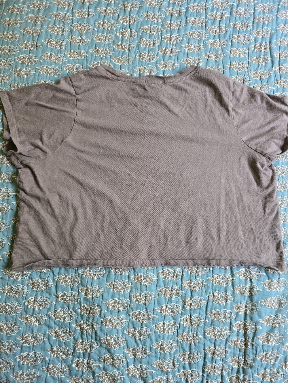 Thorn & Fable Cotton Books Cropped Graphic Tee Women's Size Large - Picture 3 of 4